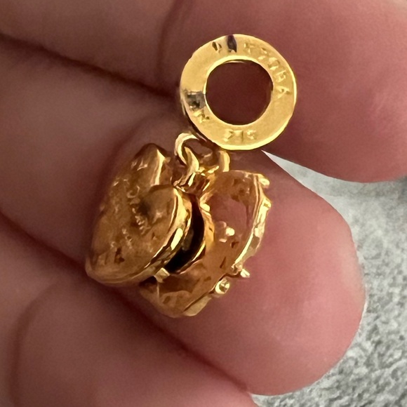 PANDORA Disney Cinderella's Carriage & Heart Double Dangle Charm - Picture 7 of 8